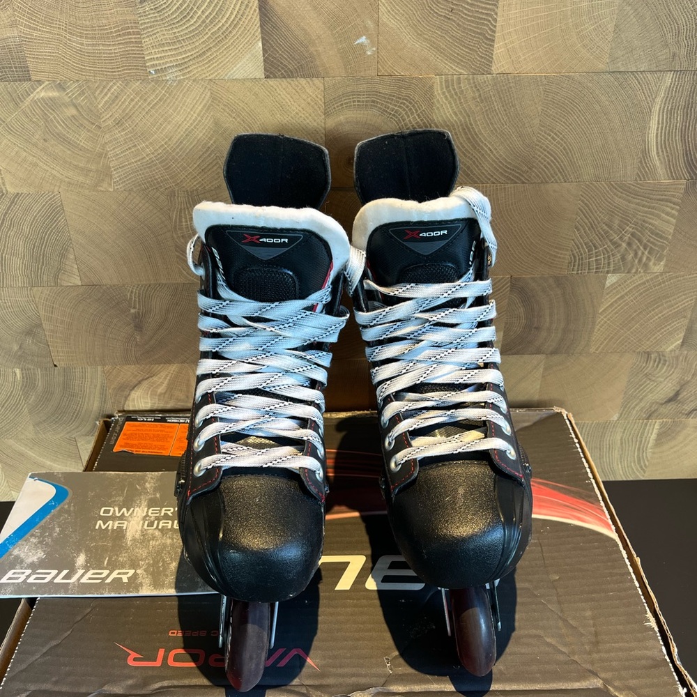 Bauer rollerblades only used a handful of times. I’m a size 6.5/7 women’s - Picture 3 of 7